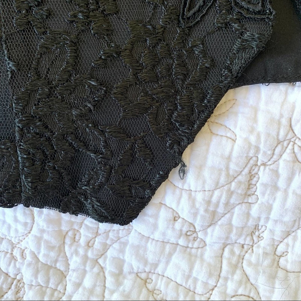Vintage Black Lace Vest - Picture 4 of 7